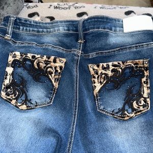 NWOT Hydraulic “Nolita” mid rise curvy slim boot jeans in size 18w.